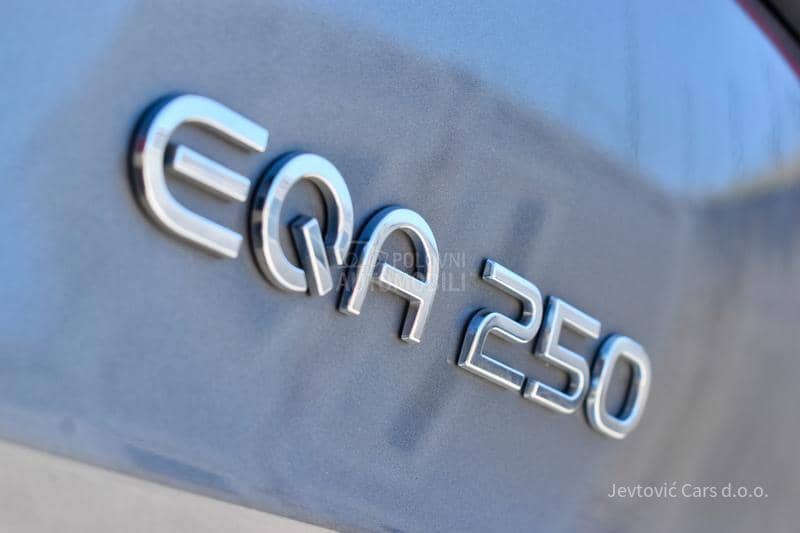 Mercedes Benz EQA 