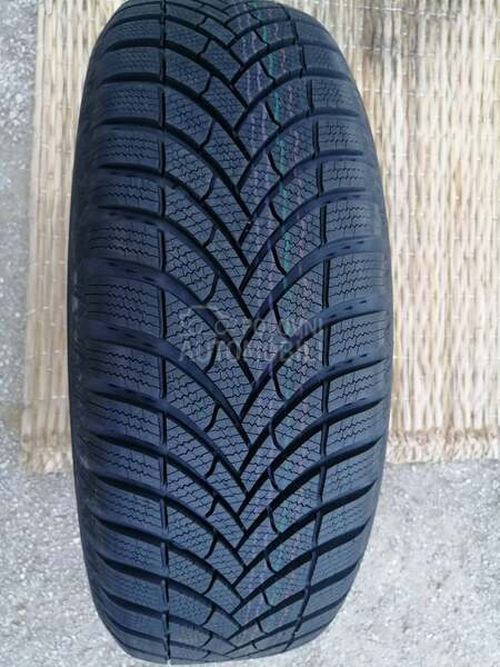 Semperit 215/65 R16 Zimska
