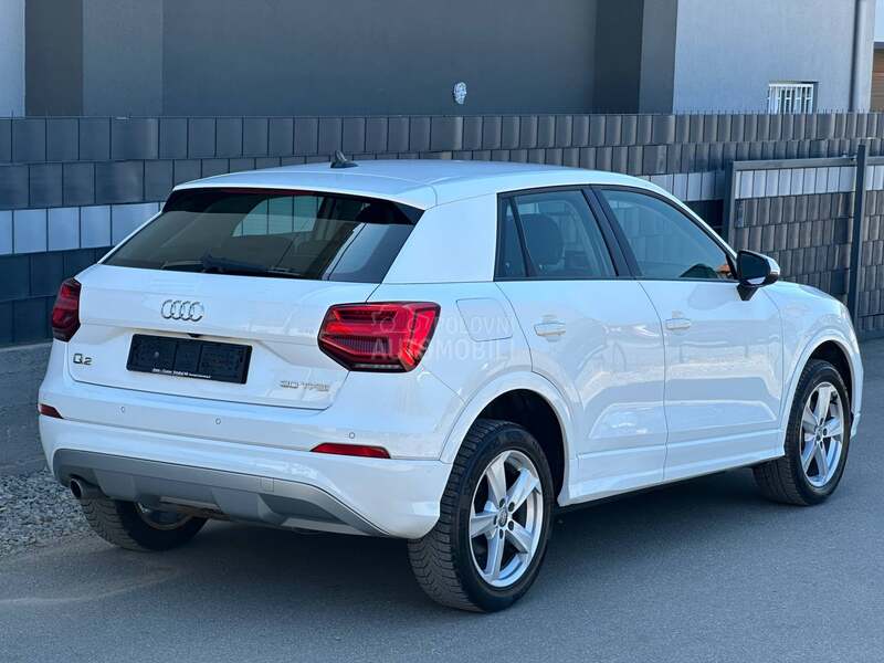 Audi Q2 S tronic/Led/CH
