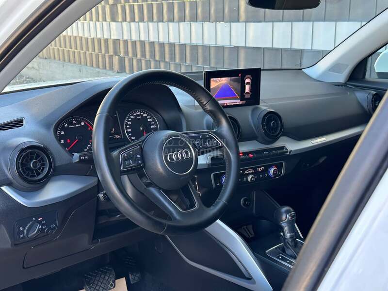 Audi Q2 S tronic/Led/CH