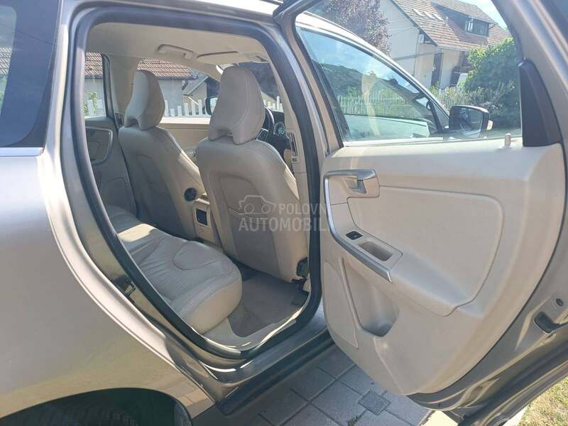 Volvo XC60 2.4 d3 awd