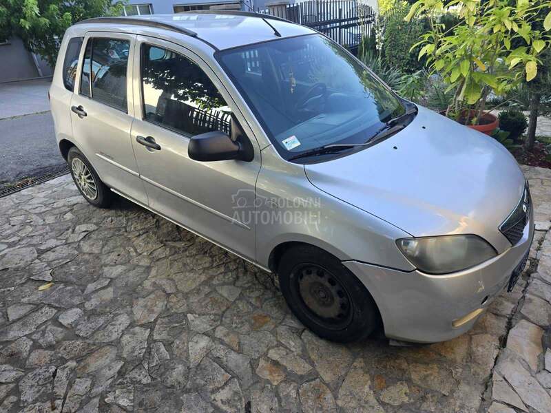 Mazda 2 