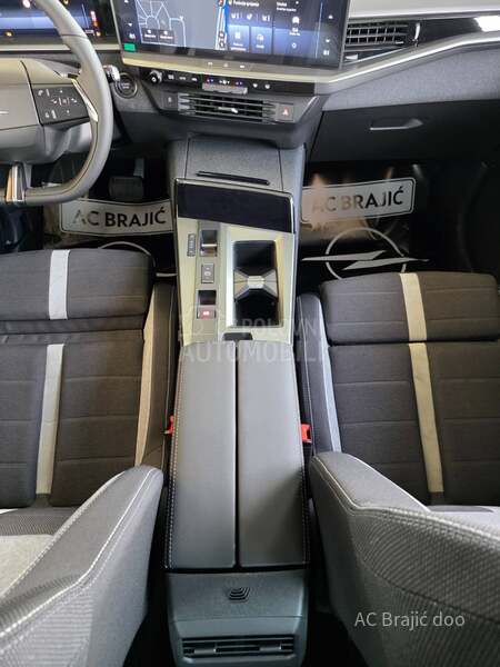 Opel Grandland 1.2 136 HP AT6 MHEV