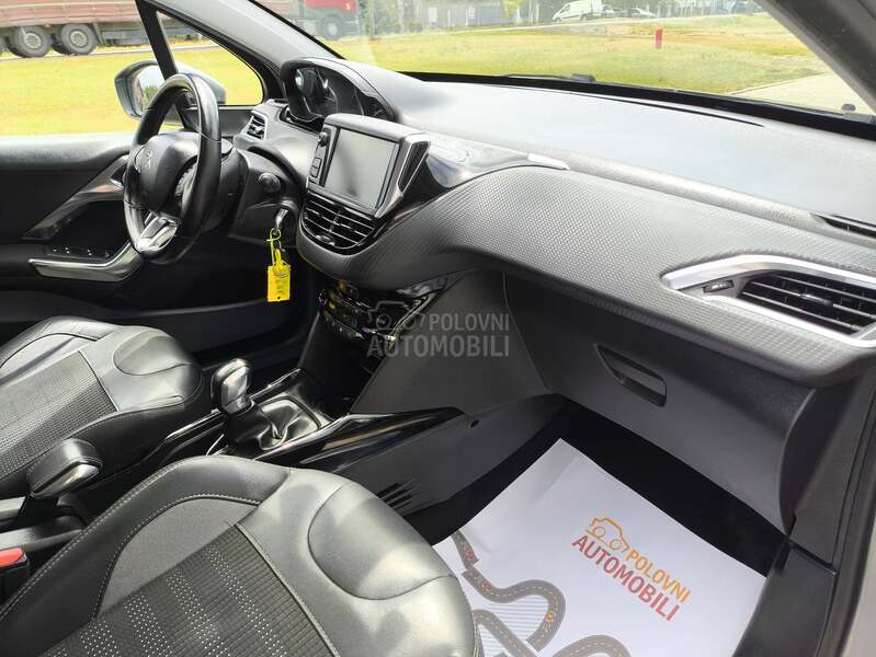 Peugeot 2008 1.2 ALLURE