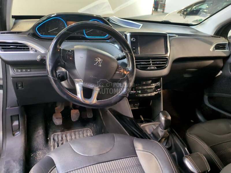 Peugeot 2008 1.2 ALLURE