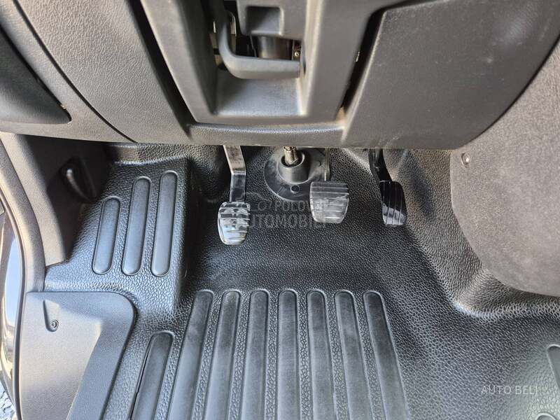 Nissan Nv400 2.3 DCI