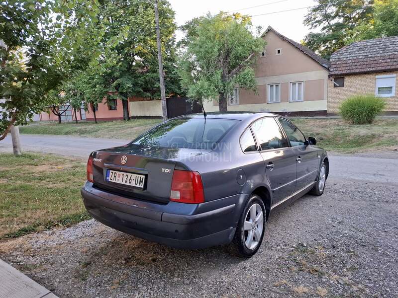 Volkswagen Passat B5 0621479512