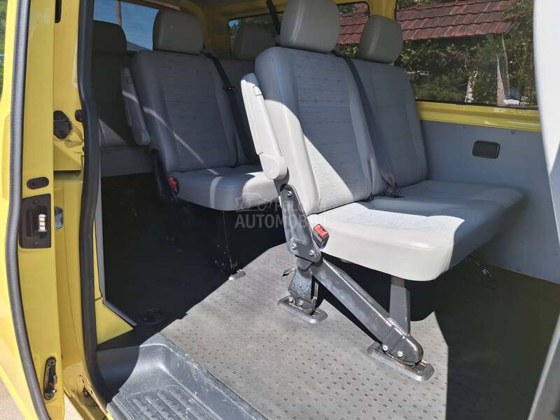 Volkswagen Transporter T5 4 x 4/6 brz
