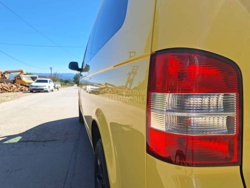 Volkswagen Transporter T5 4 x 4/6 brz