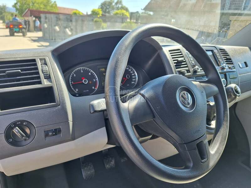 Volkswagen Transporter T5 4 x 4/6 brz