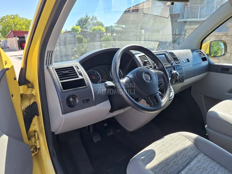 Volkswagen Transporter T5 4 x 4/6 brz