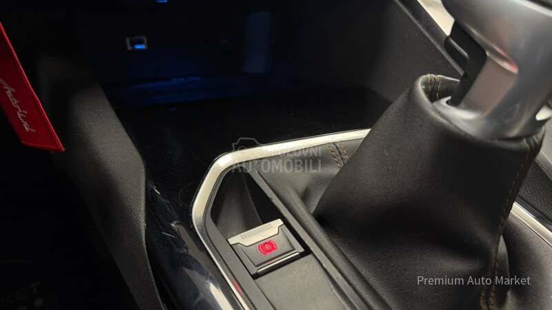 Peugeot 3008 //1.2////S A L O N