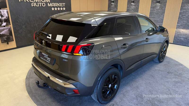 Peugeot 3008 //1.2////S A L O N