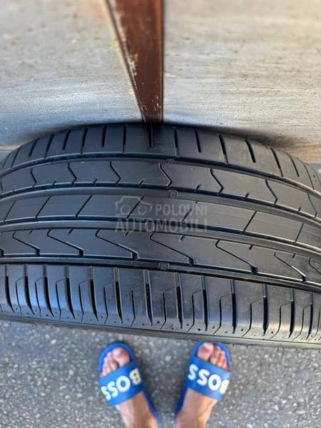 Hankook 215/40 R17 Letnja