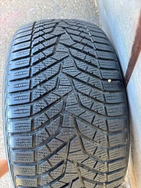 Yokohama 245/40 R18 Zimska
