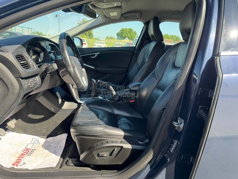 Volvo V40 KOŽA