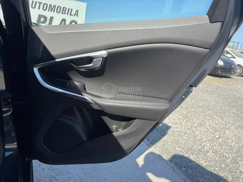 Volvo V40 KOŽA