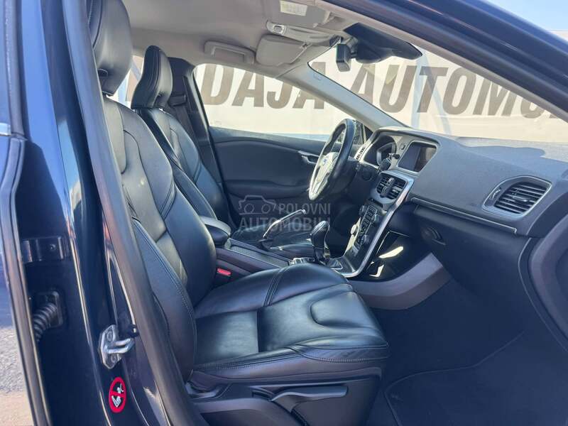 Volvo V40 KOŽA