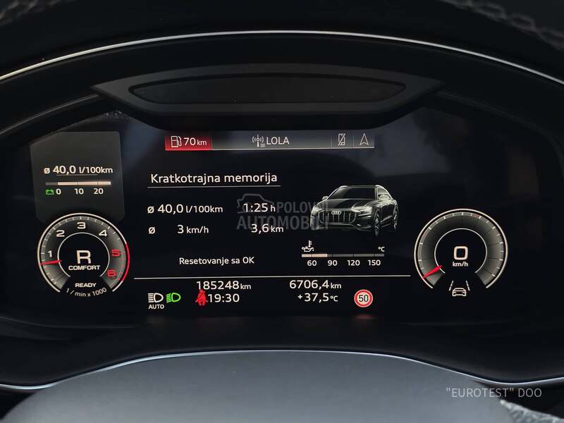 Audi Q8 S-line