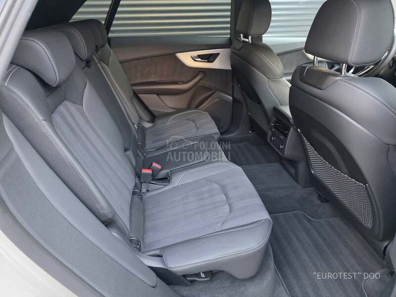 Audi Q8 S-line