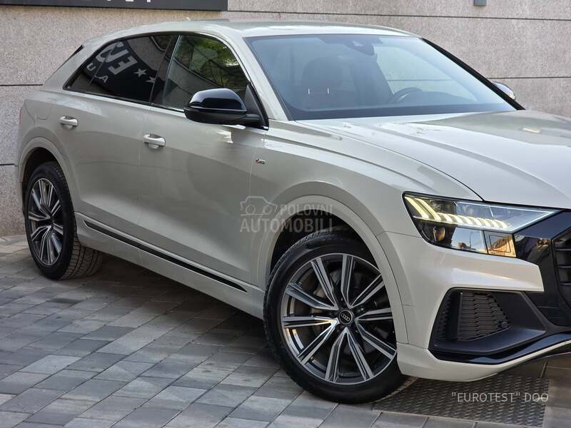Audi Q8 S-line
