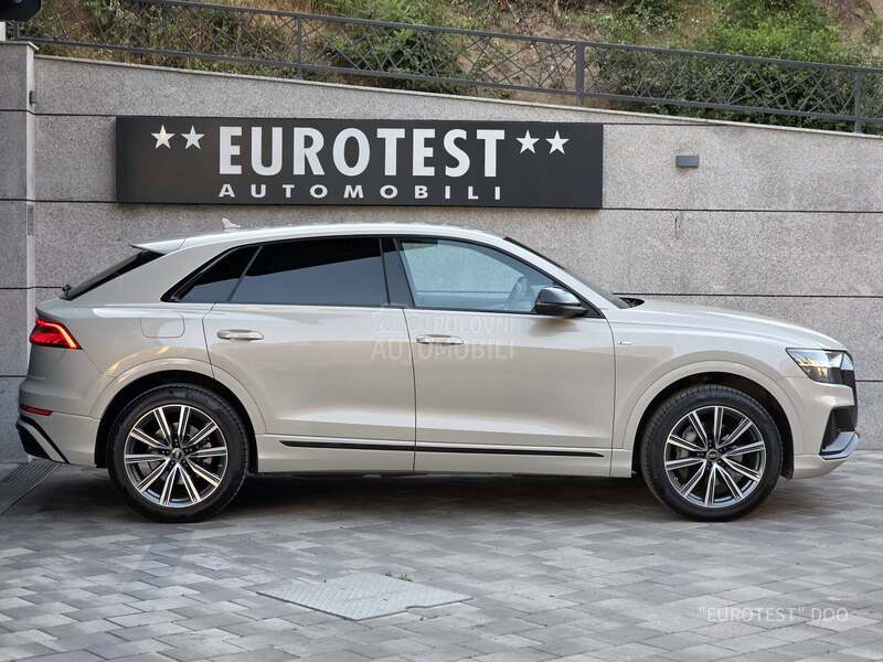 Audi Q8 S-line
