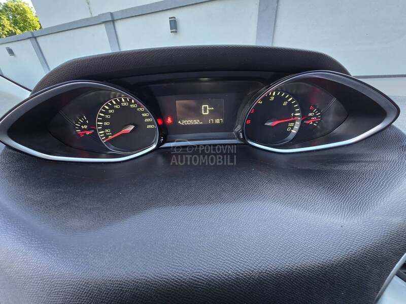 Peugeot 308 1.6 hDi PAN/LED/NAV