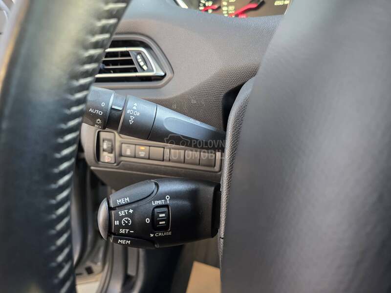 Peugeot 308 1.6 HDI PANO