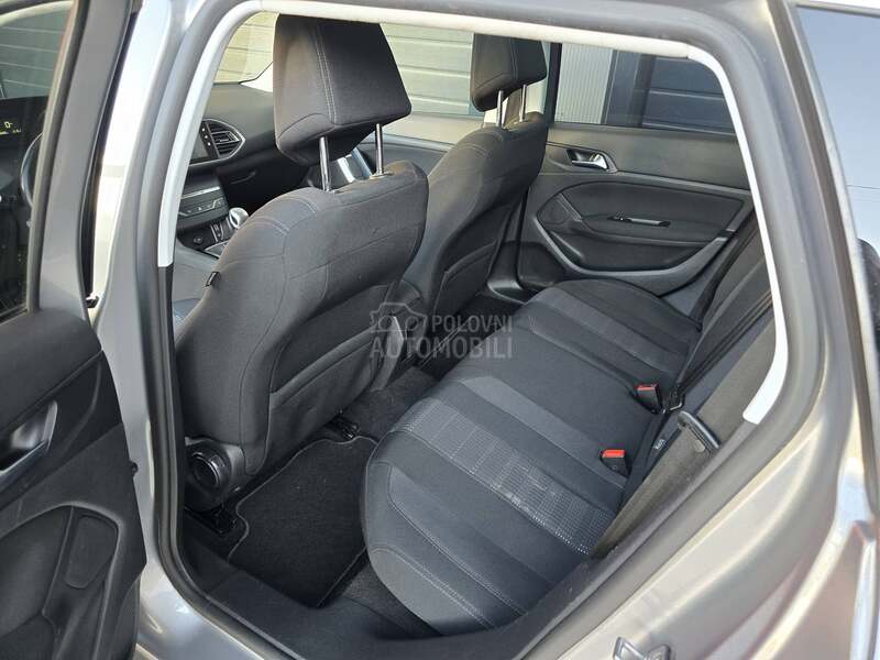 Peugeot 308 1.6 HDI PANO