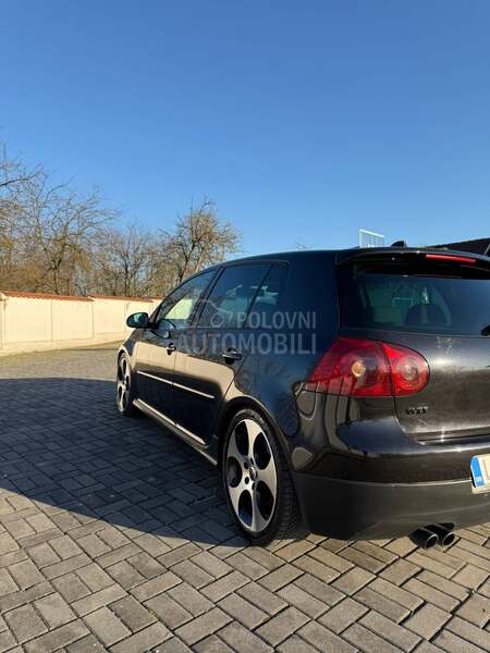 Volkswagen Golf 5 GTI