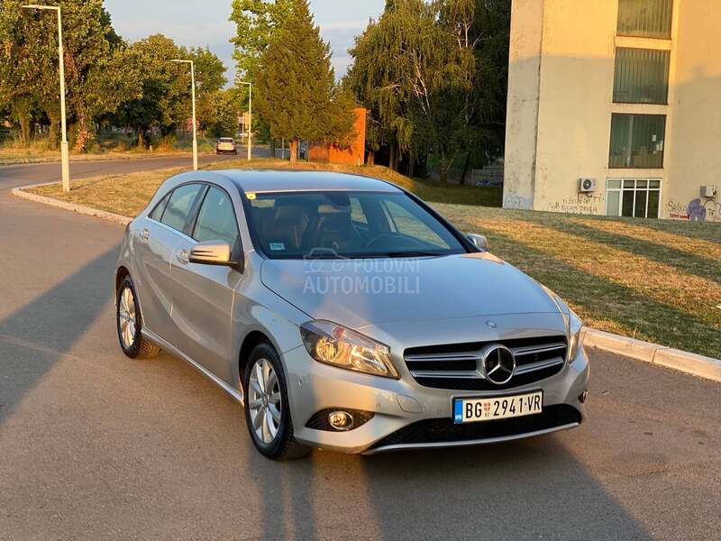 Mercedes Benz A 180 T O P // T O P