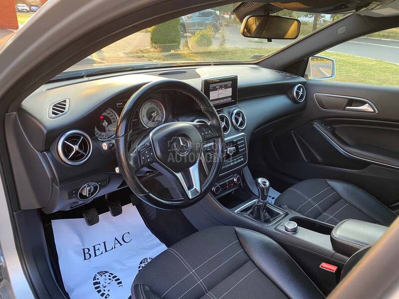 Mercedes Benz A 180 T O P // T O P