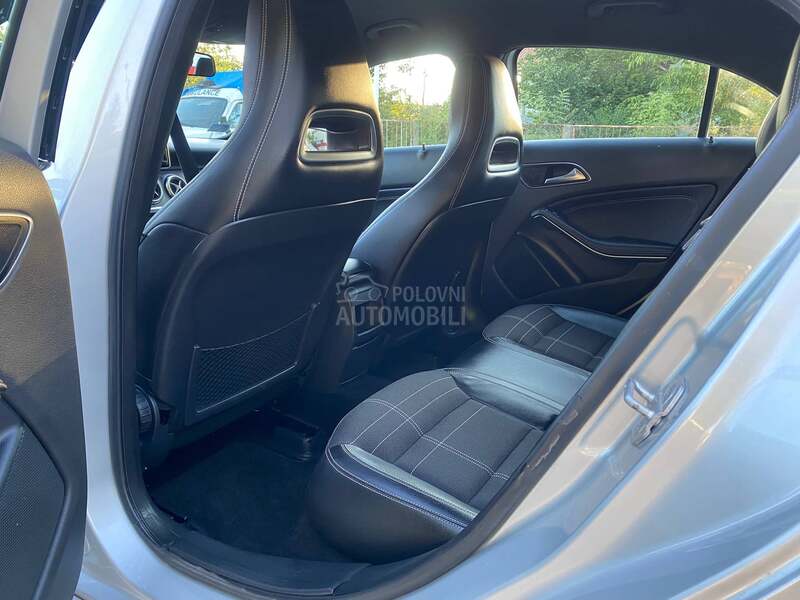Mercedes Benz A 180 T O P // T O P