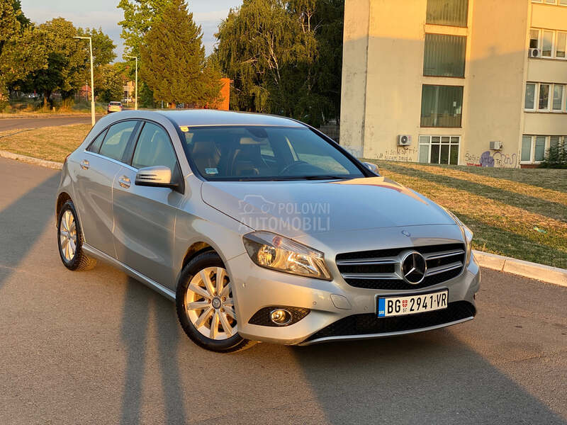 Mercedes Benz A 180 T O P // T O P