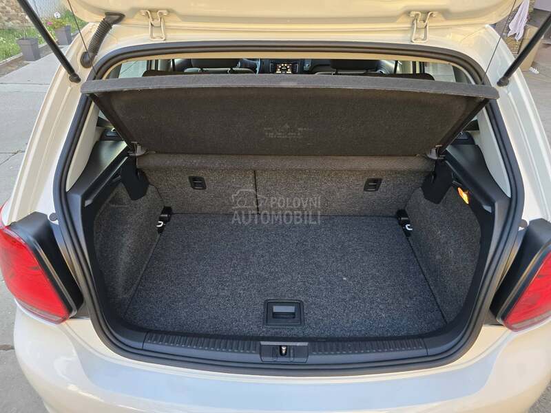 Volkswagen Polo 1.2TDI//N-A-V-I//