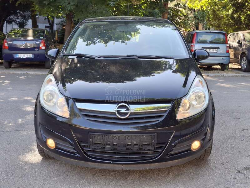 Opel Corsa D 1.2 ESSENTIA