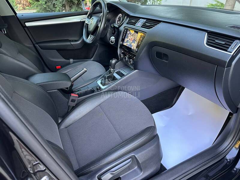 Škoda Octavia R E Z E R V I S A N