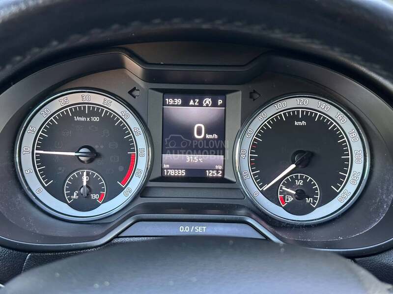 Škoda Octavia R E Z E R V I S A N