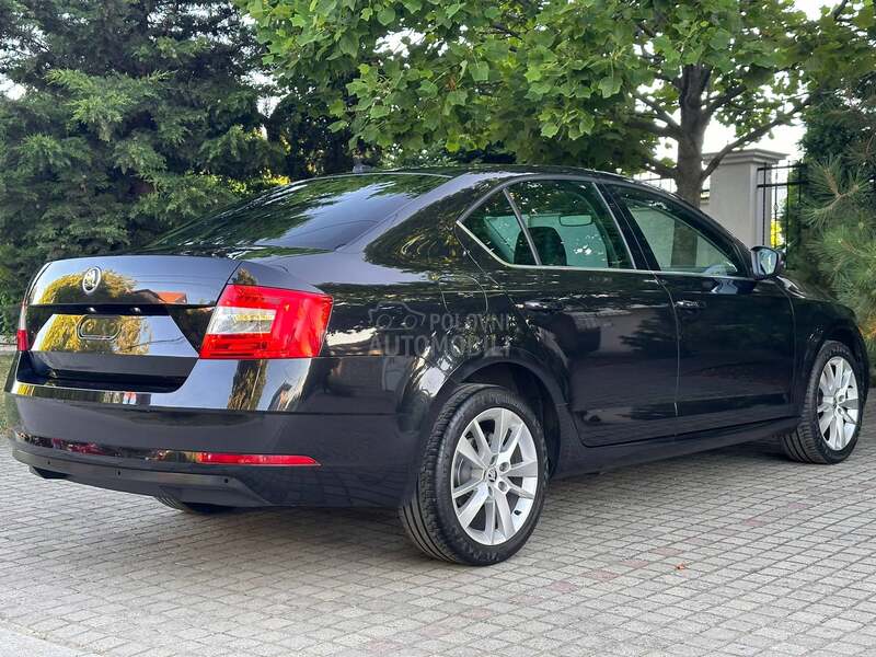 Škoda Octavia R E Z E R V I S A N