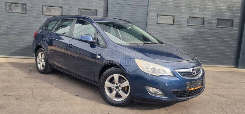 Opel Astra J 1.3 cdti //Nav.i//