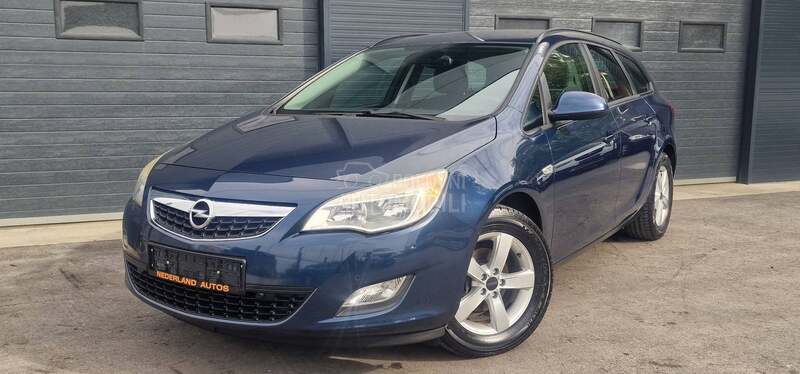 Opel Astra J 1.3 cdti //Nav.i//