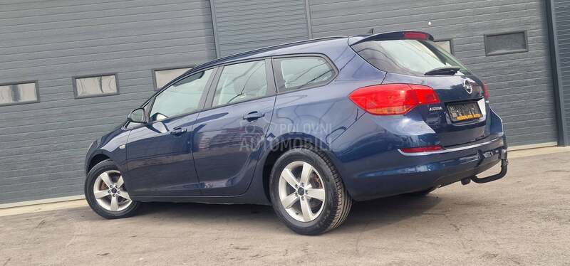 Opel Astra J 1.3 cdti //Nav.i//