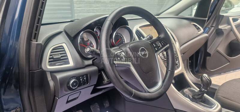 Opel Astra J 1.3 cdti //Nav.i//
