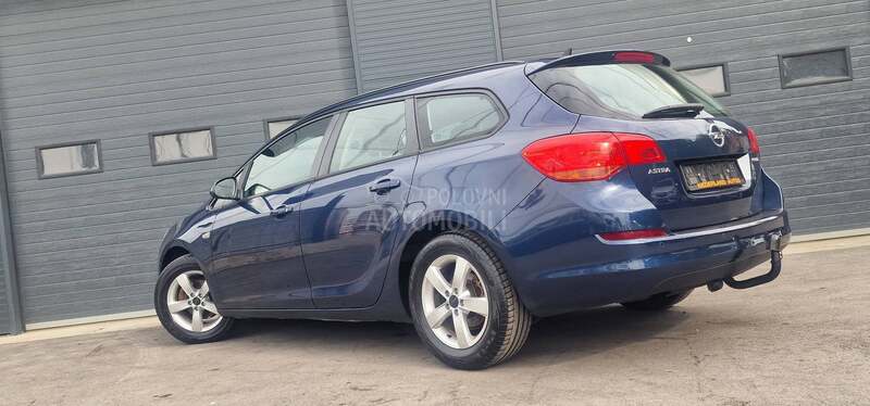 Opel Astra J 1.3 cdti //Nav.i//