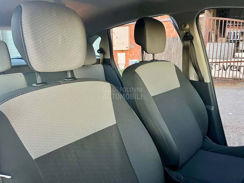 Renault Clio 1.2 B TomTom 0cuvan