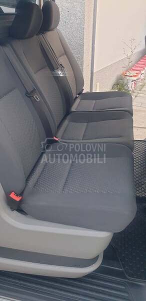 Volkswagen Transporter T5 2.0 TDI KOMBINOVANI