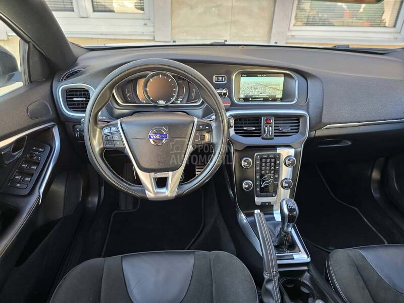 Volvo V40 2.0d D4 R-Design CH