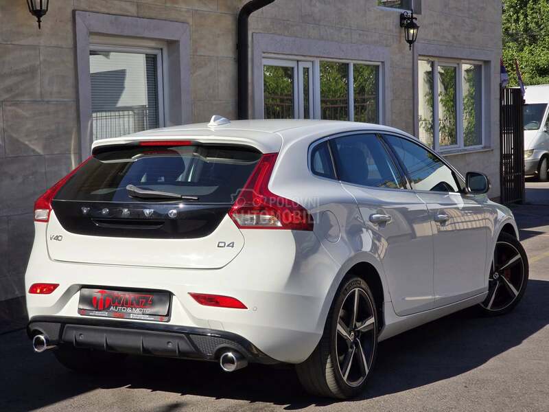 Volvo V40 2.0d D4 R-Design CH