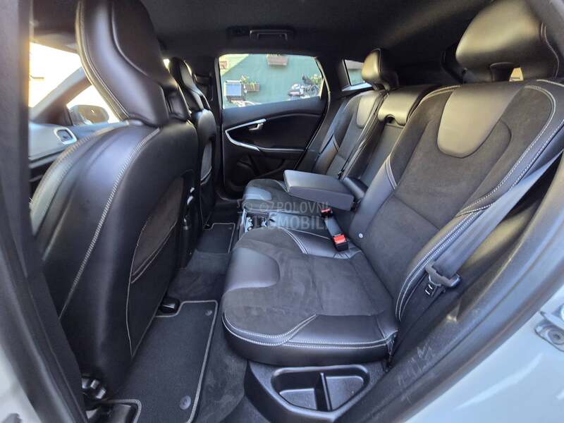 Volvo V40 2.0d D4 R-Design CH