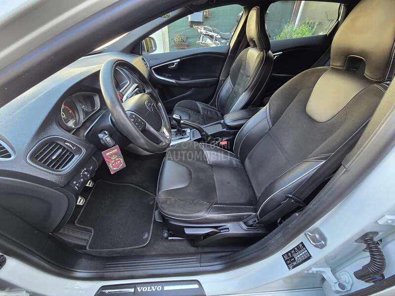 Volvo V40 2.0d D4 R-Design CH